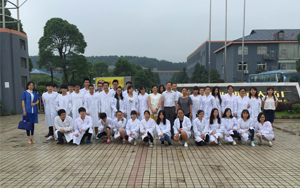 九江学院药学学生参观w66来利集团